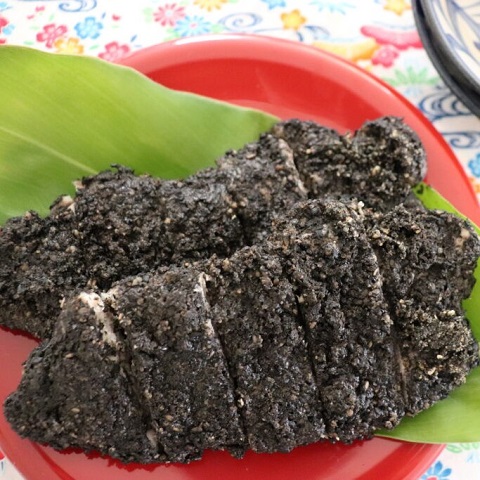 ミヌダル（豚肉の黒ごま蒸し琉球宮廷料理）-写真