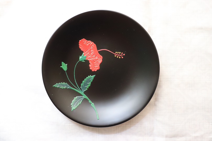 沖縄伝統工芸品・琉球漆器の特徴と魅力～東道盆と琉球料理のおもてなし～ 